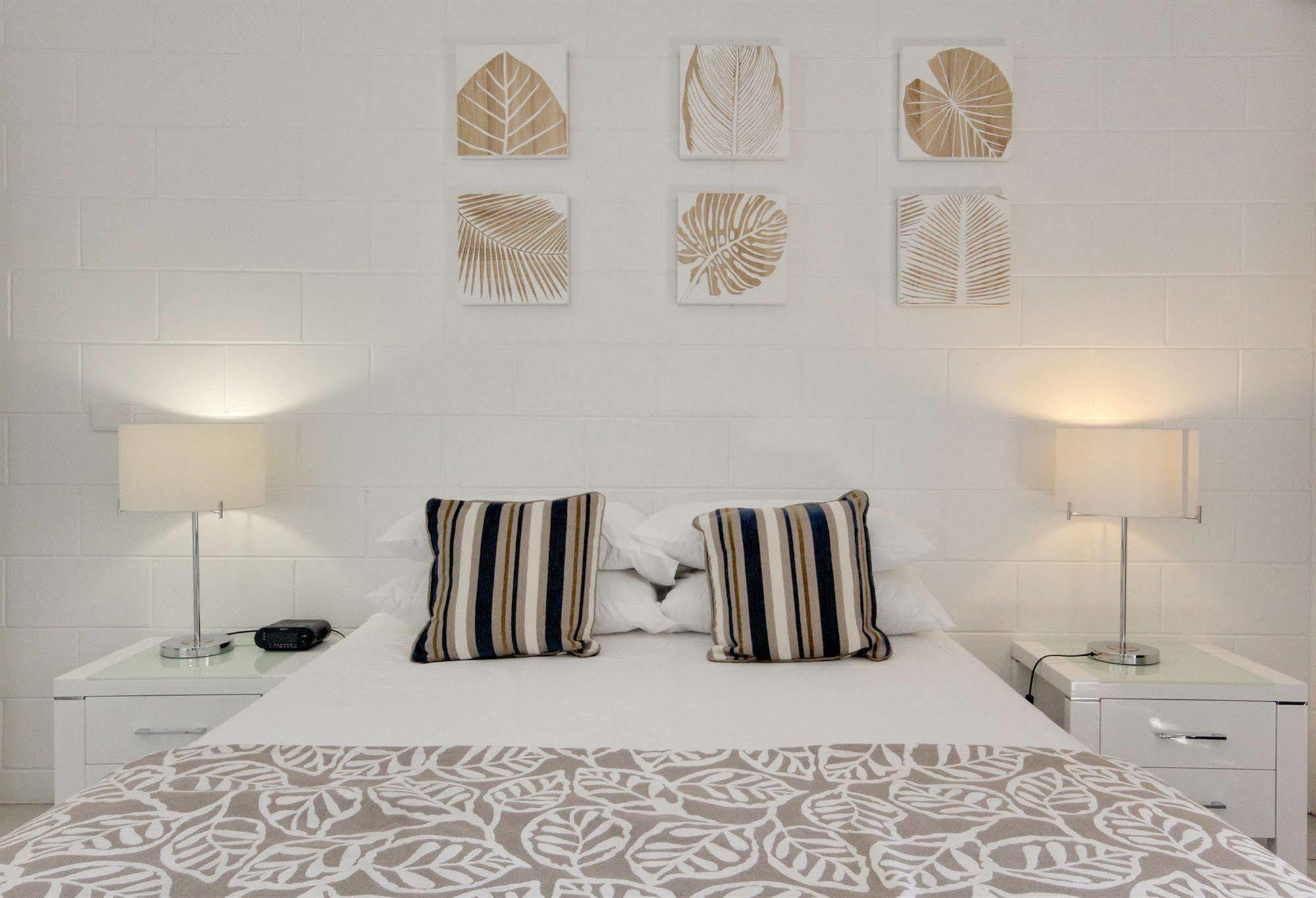 Colonial Palms Motor Inn Airlie Beach Kültér fotó