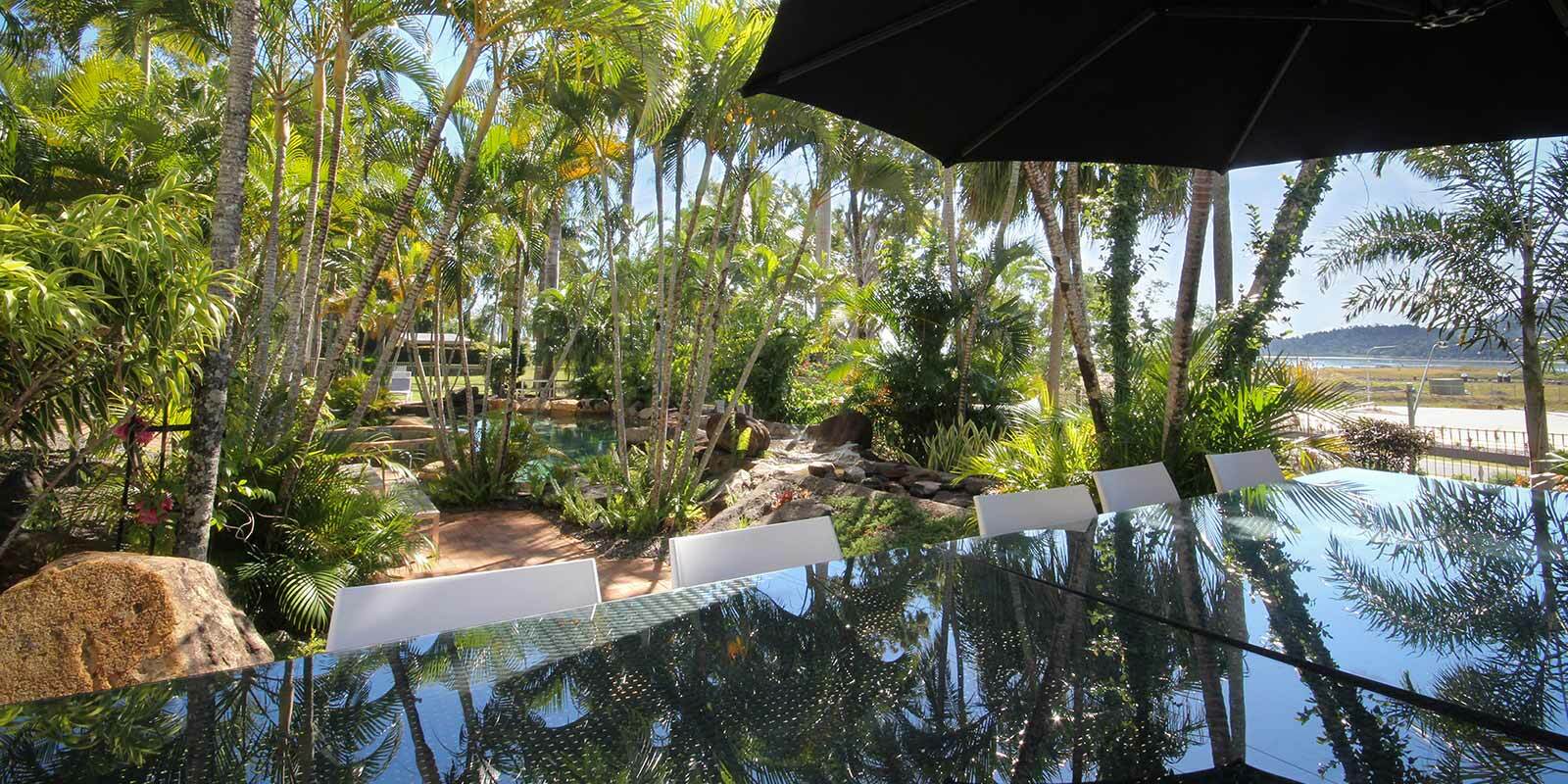 Colonial Palms Motor Inn Airlie Beach Kültér fotó